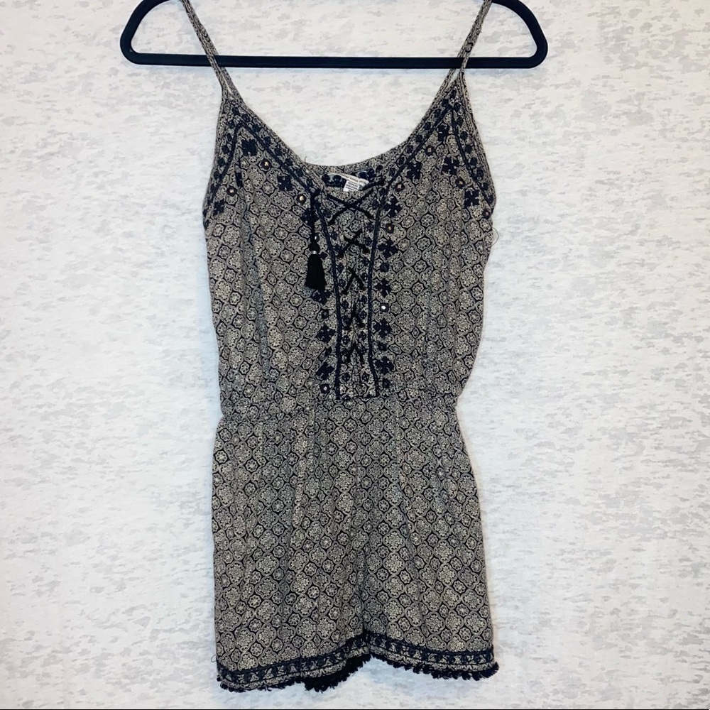 American Eagle Outfitters Boho Chic Mixed Grey Black Printed Romper Size Small - Picture 4 of 9